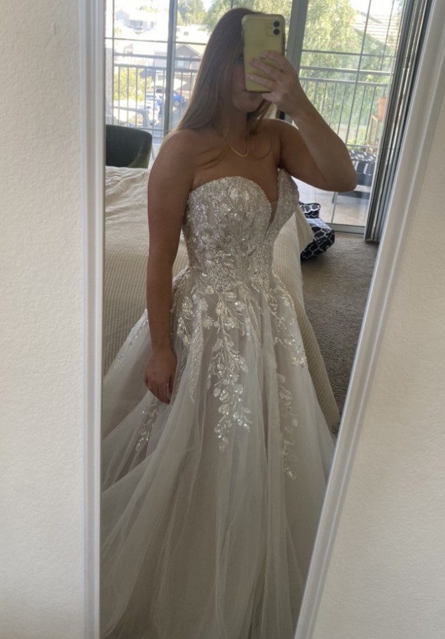 Allure Bridals New Wedding Dress Save 45% - Stillwhite