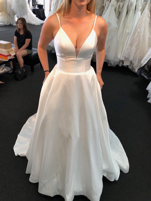 Allure Bridals 9570 New Wedding Dress On Sale 20 Off Stillwhite