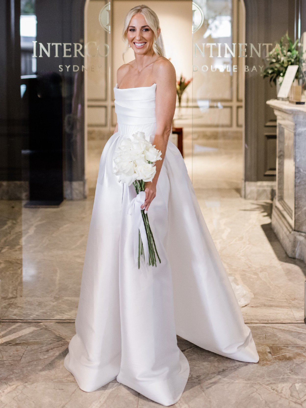 Alex Perry Custom Made- 2022 Season- Latest Alex Perry Design Wedding Dress  Save 40% - Stillwhite
