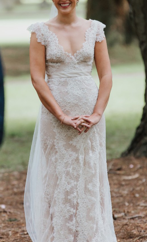 Karen Willis Holmes Genevieve Lace Overlay Preowned Wedding Dress Save ...