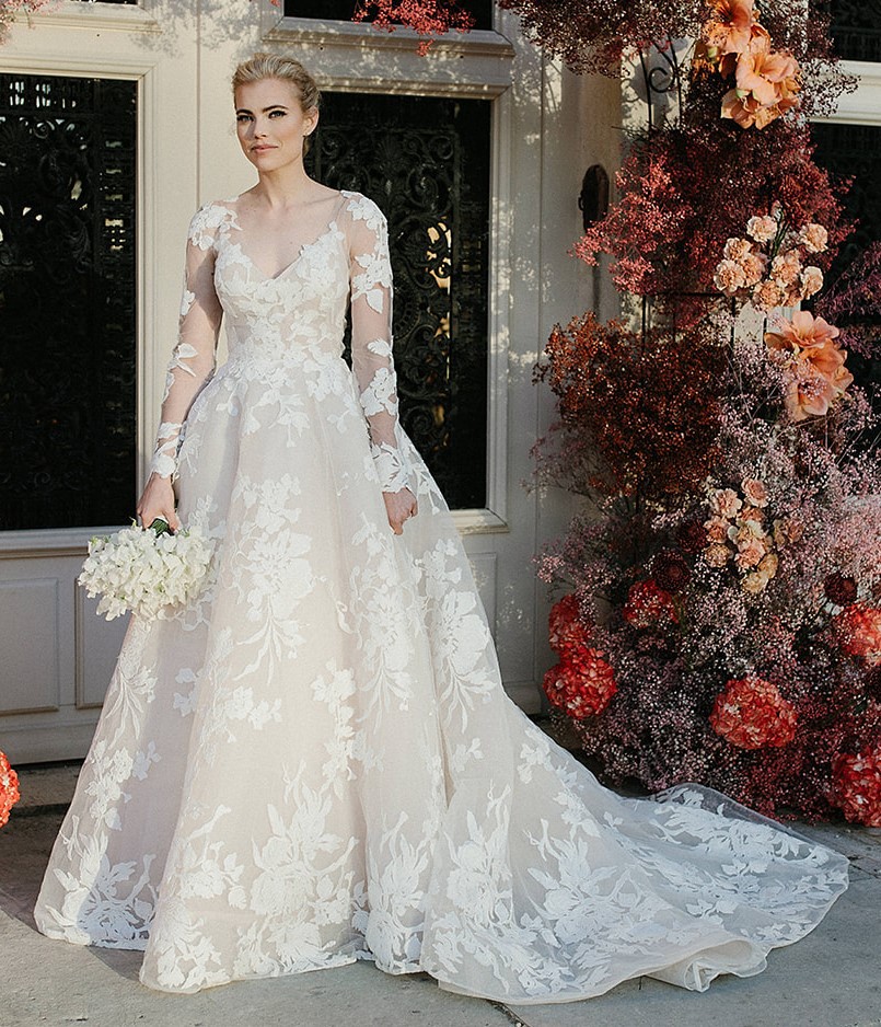 monique lhuillier lace wedding dress