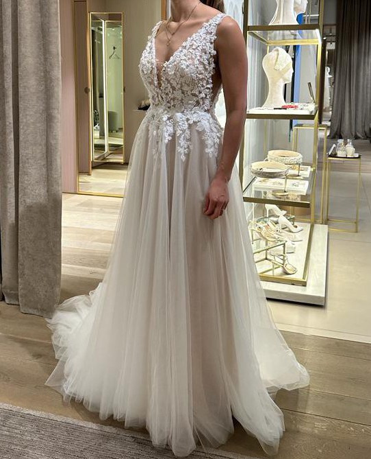 Pronovias, ARENAL Wedding Dress Save 52% - Stillwhite Pronovias, ARENAL Wedding Dress Save 52% - Stillwhite