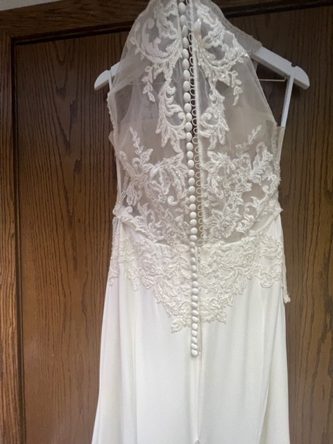 Adrianna Papell Luna Sample Wedding Dress Save 50 Stillwhite