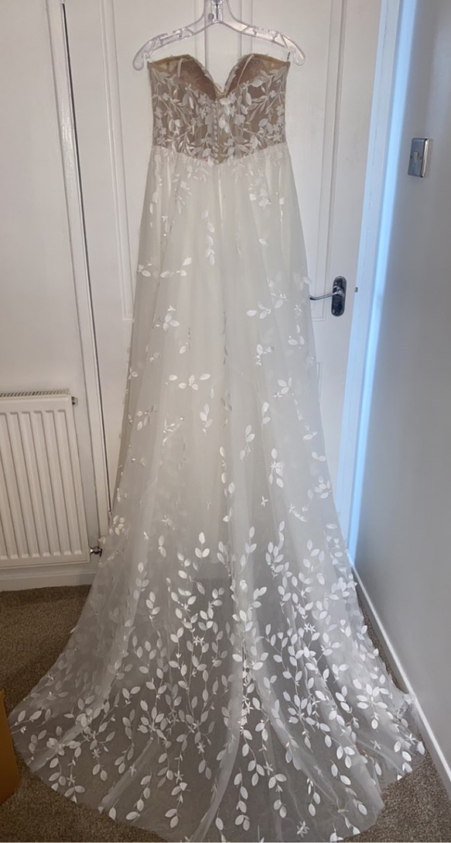 All Who Wander Raine New Wedding Dress Save 58 Stillwhite
