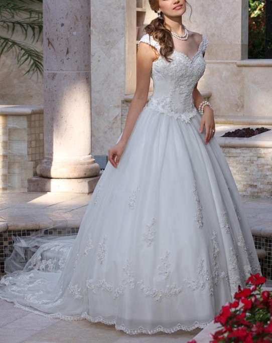 Da Vinci 8009 Second Hand Wedding Dress on Sale 29% Off - Stillwhite ...