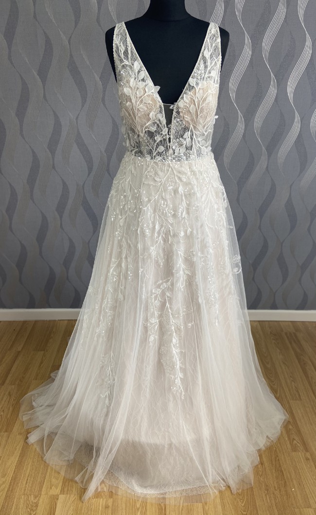 pronovias elara