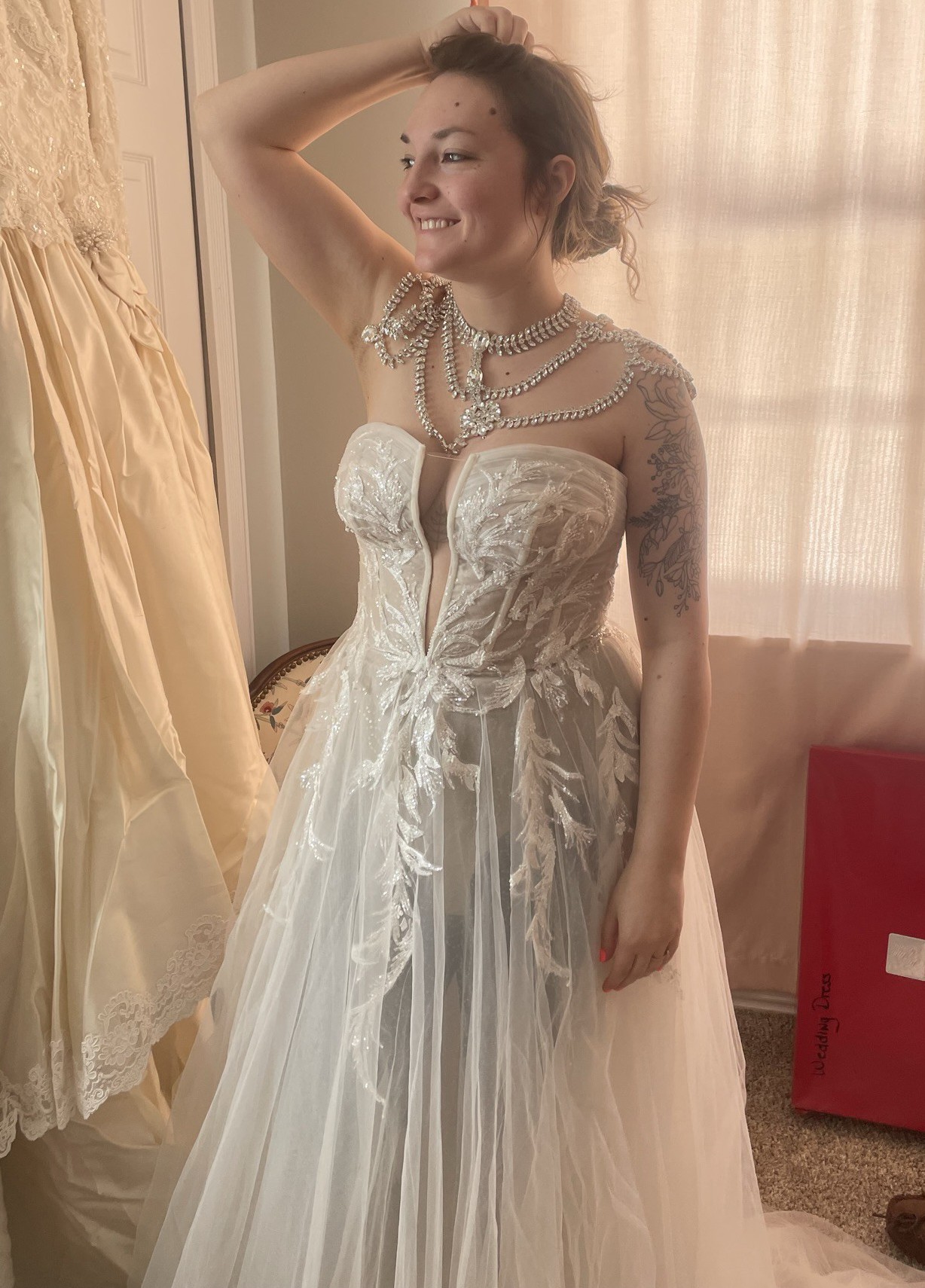 BRAND NEW NEVER WORN GALINA SIGNATURE WEDDING DRESS SIZE 12, SLIP