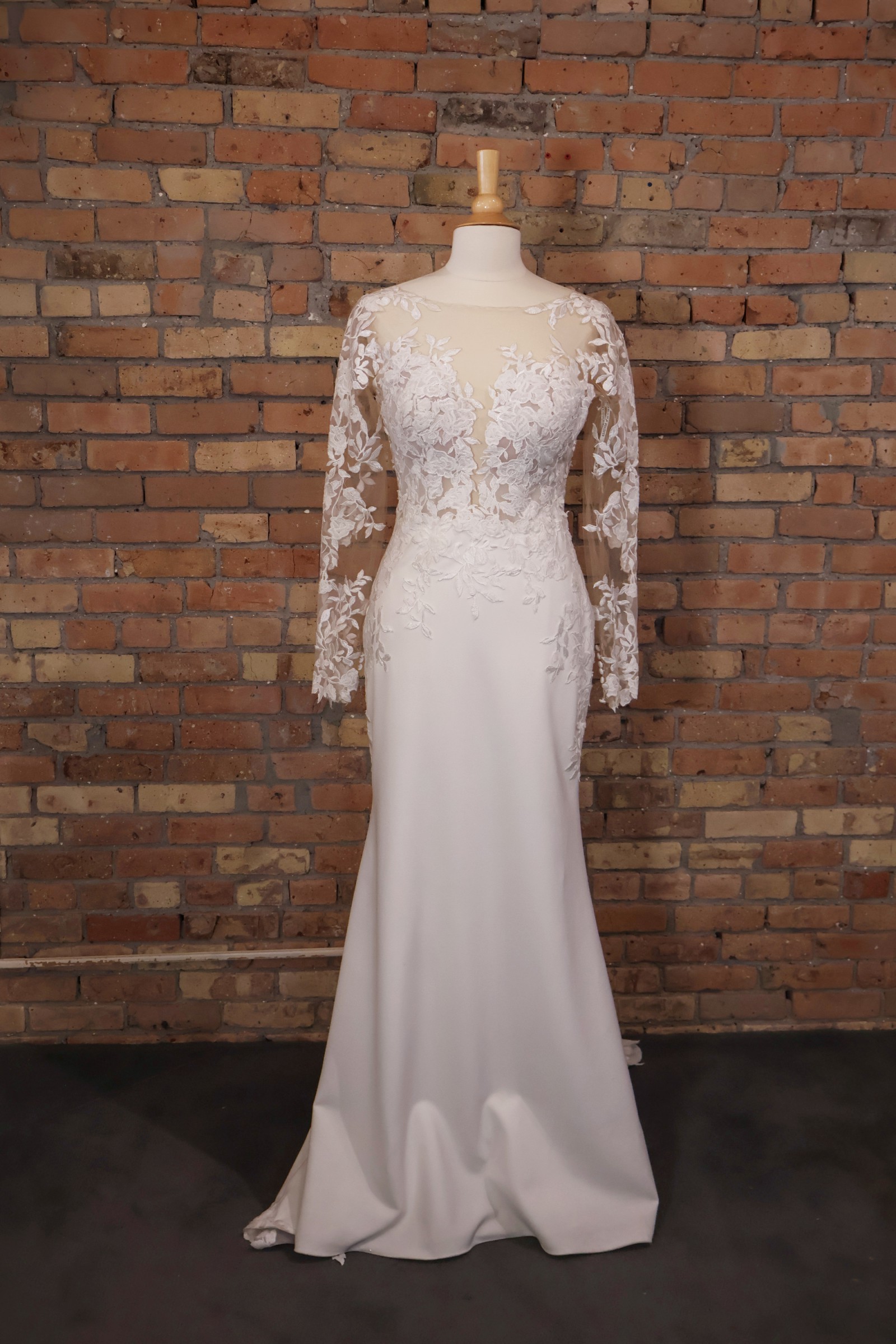 Essense of Australia, D3379 Sample Wedding Dress Save 63% - Stillwhite