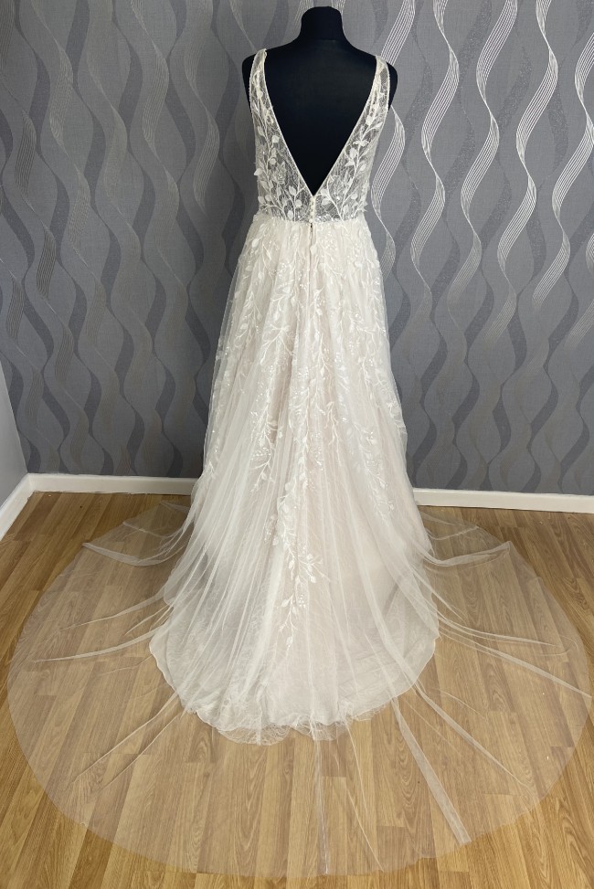 pronovias elara
