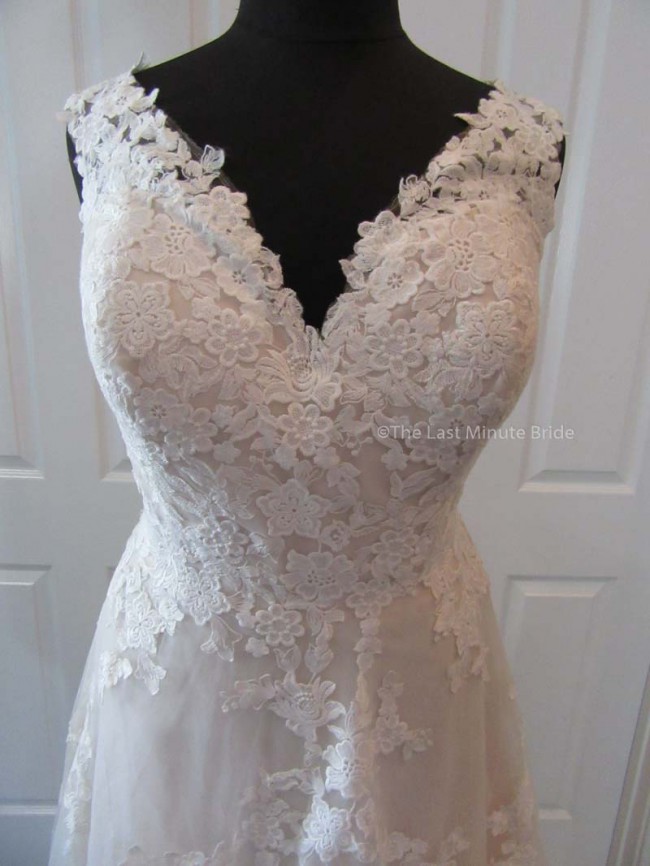 Stella York 6649 Sample Wedding Dress 