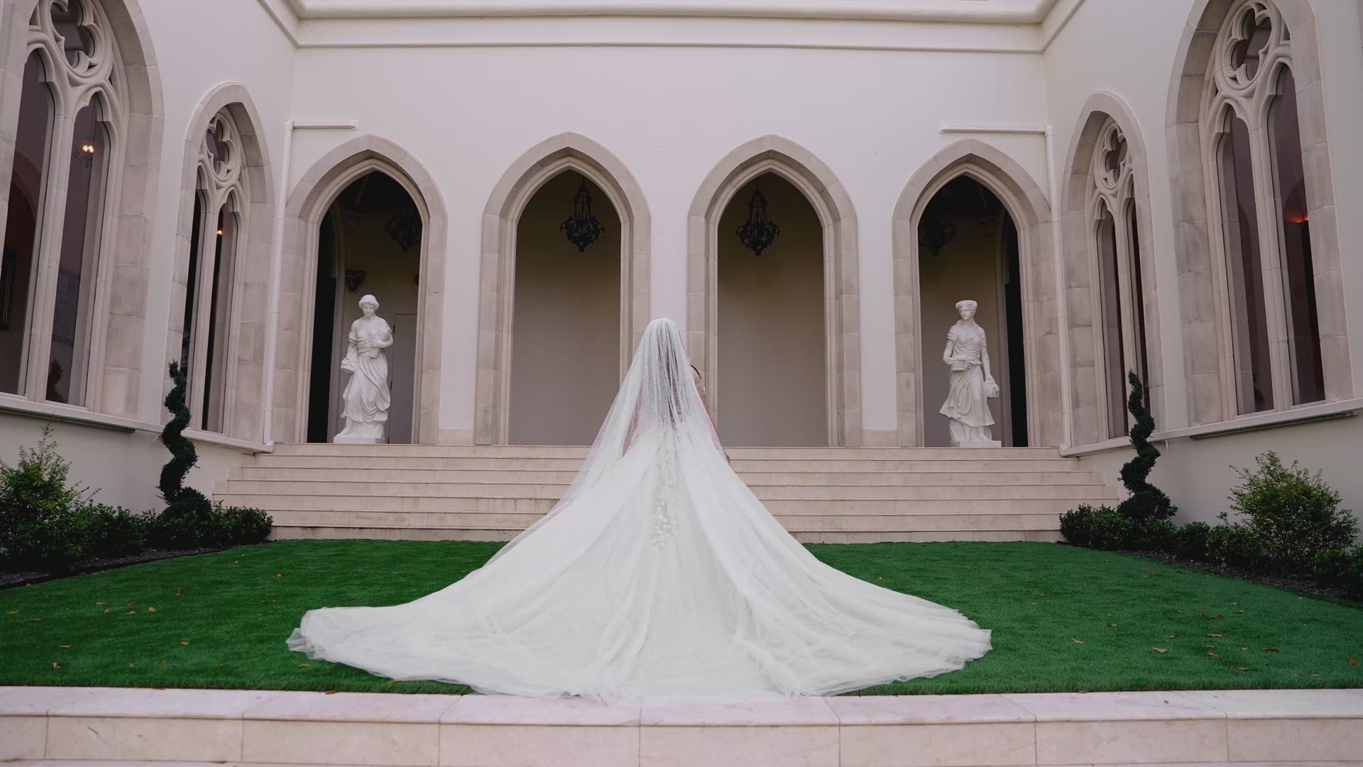 Galia Lahav, Aelin