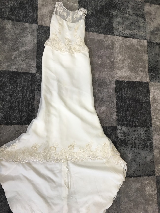 Lady Eleanor Used Wedding Dress Save 85% - Stillwhite