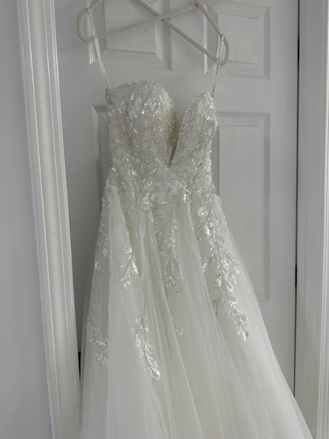 Allure Bridals, Allure 9852 New Wedding Dress Save 17% - Stillwhite