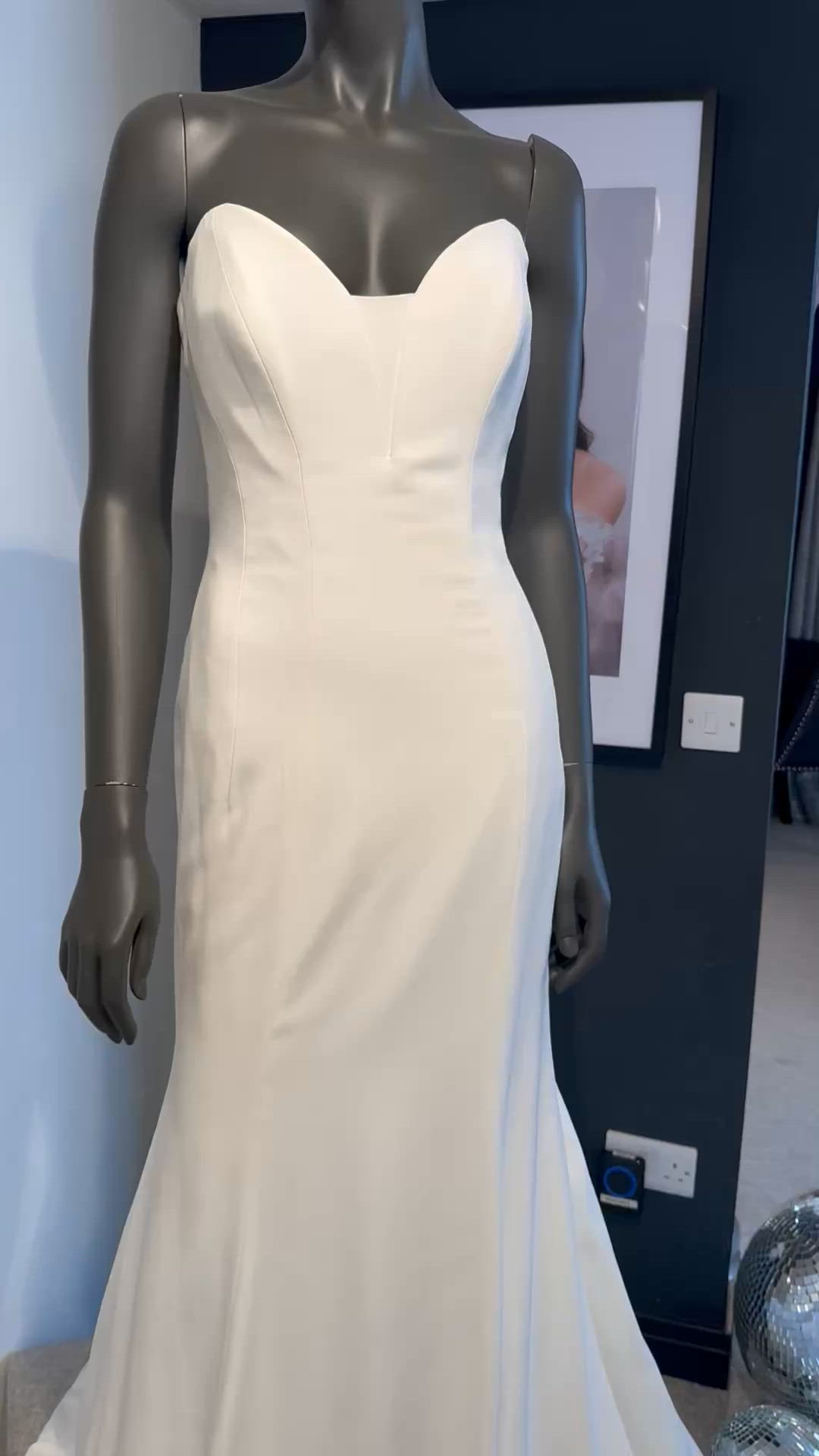 Suzanne Neville, Mayfair