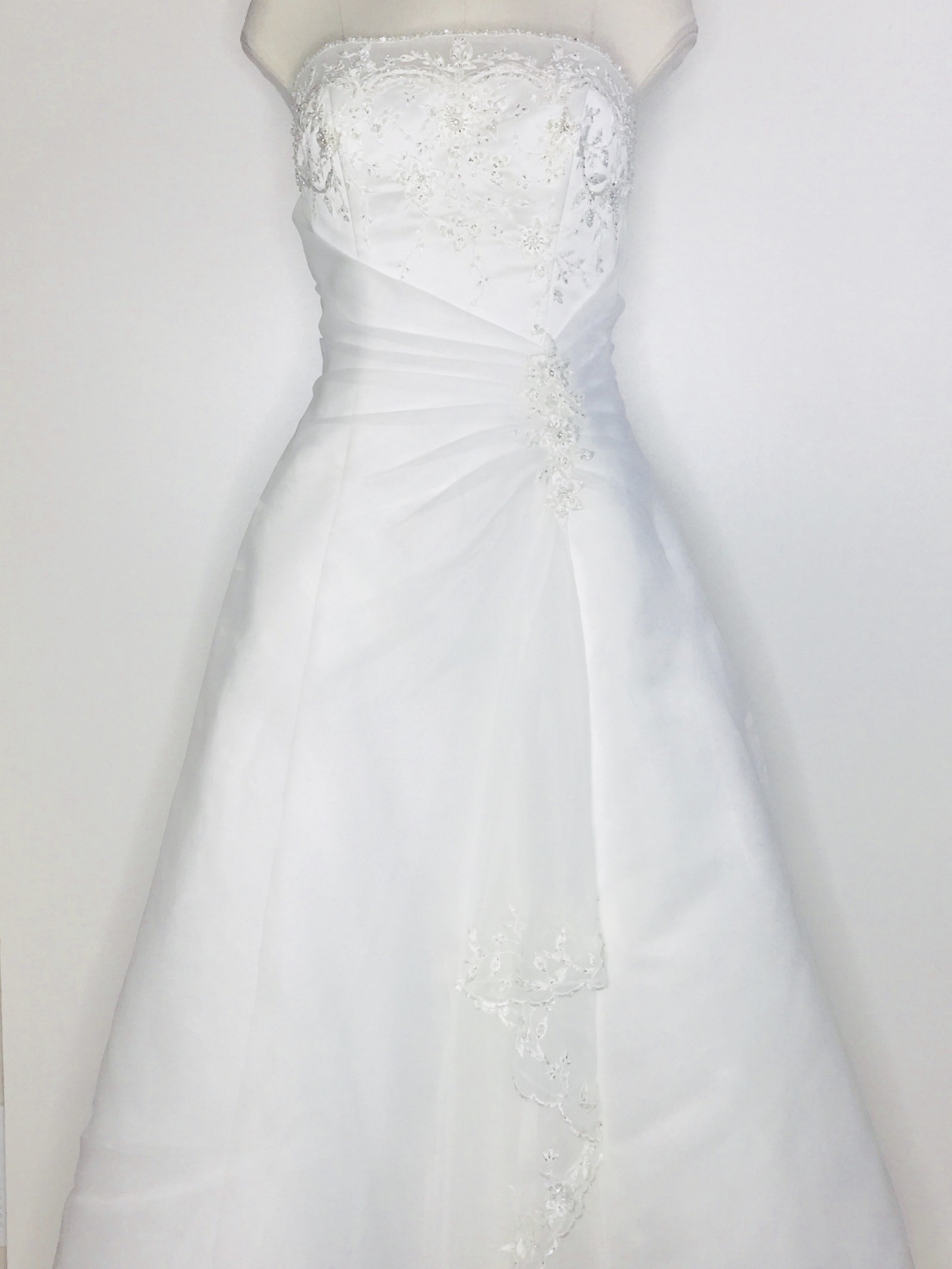 Raylia Designs W6210L New Wedding Dress Save 38% - Stillwhite