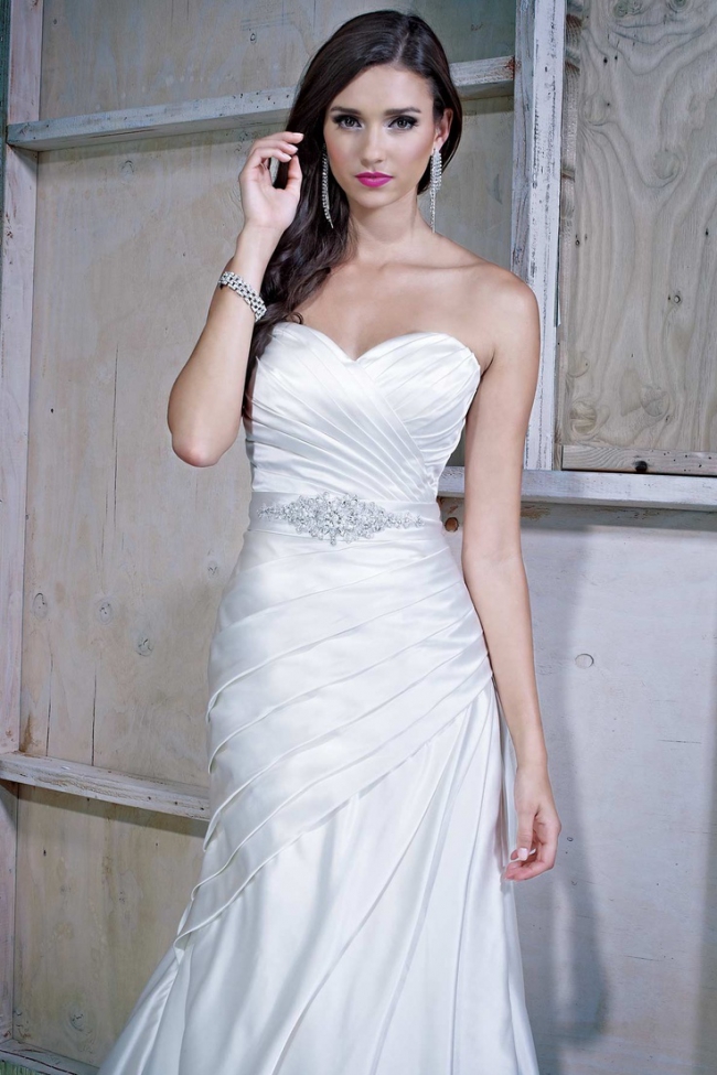 Ella Rosa BE182 Preloved Wedding Dress Save 86% - Stillwhite