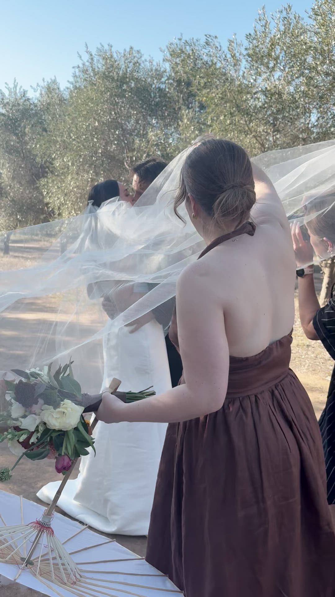 KYHA, Arta Gown