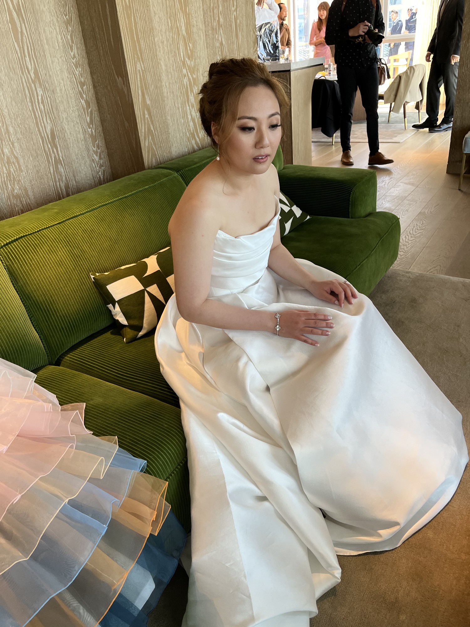 Alex Perry Audrey Wedding Dress Save 37% - Stillwhite
