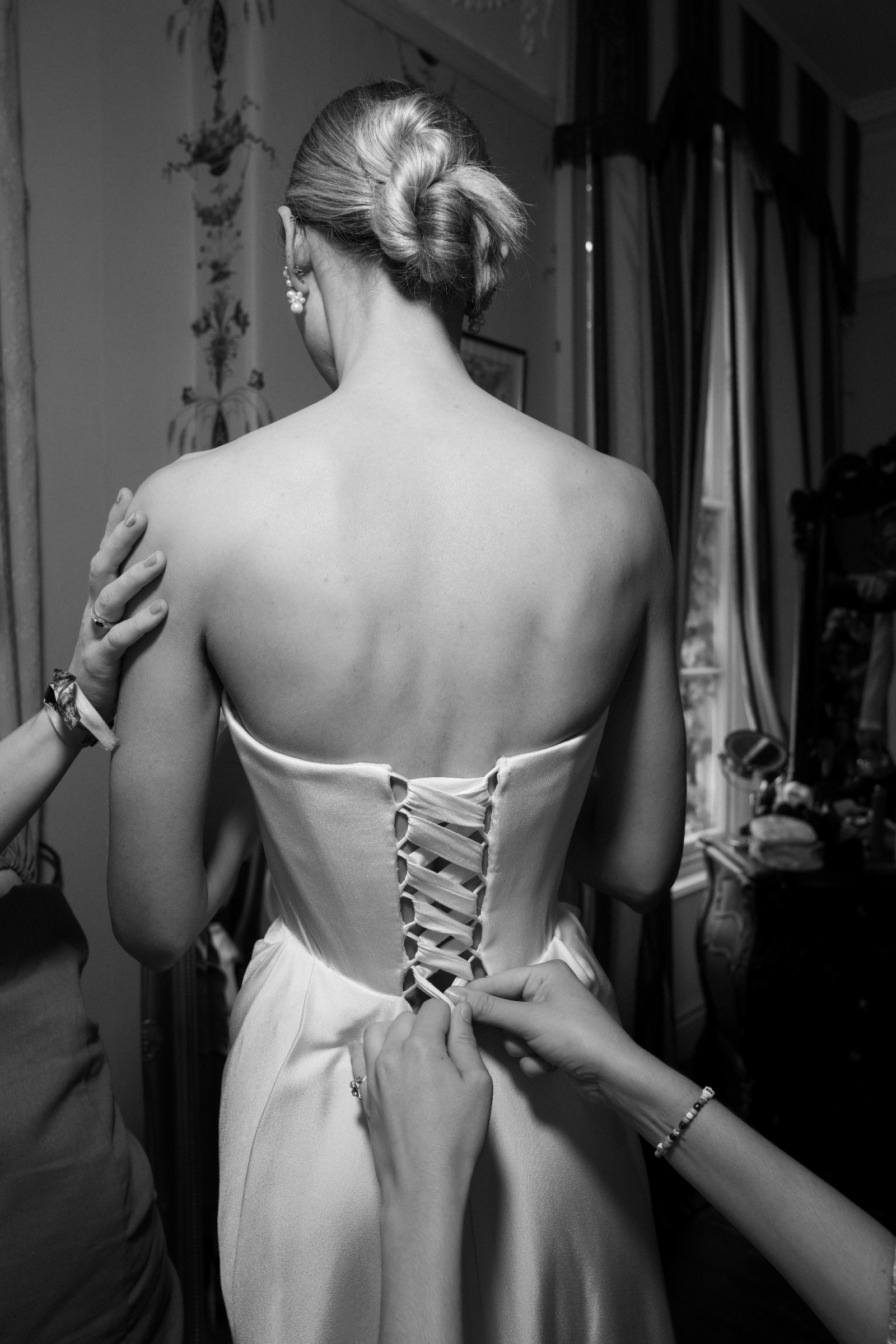 Vivienne Westwood, Galaxy Cape Wedding Dress Save 43% - Stillwhite