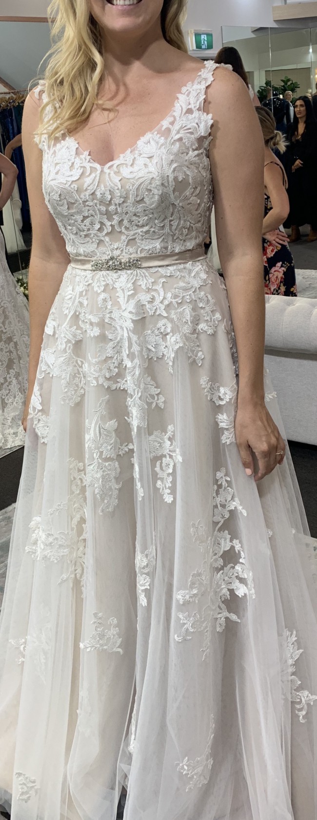 2nd hand bridal shop