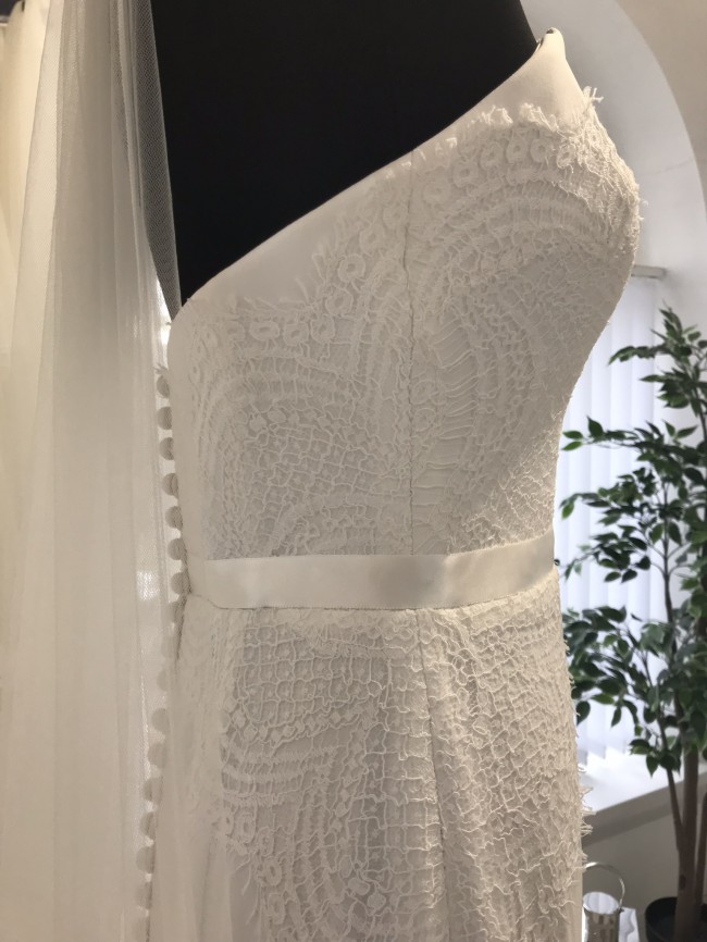 suzanne neville sample sale 2021