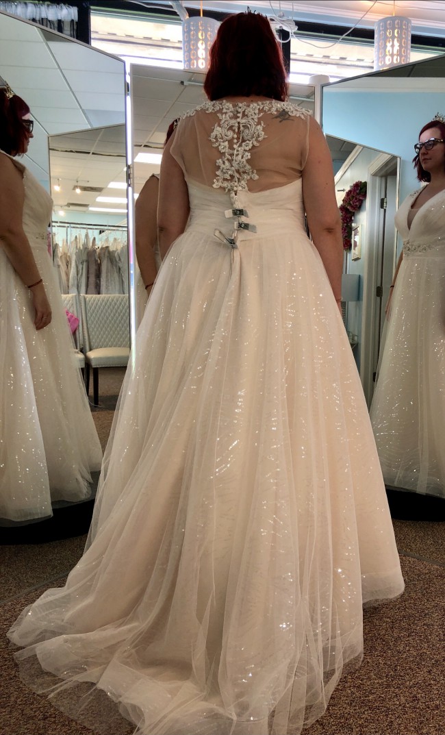 Bombshell Bridal Used Wedding Dress On Sale 46 Off Stillwhite
