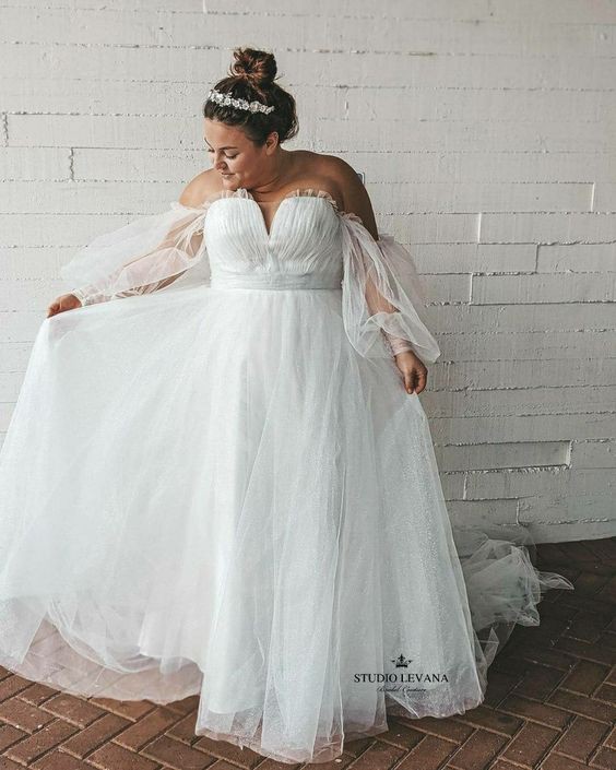 Studio Levana, Tamia in Sparkle/ Glitter Wedding Dress Save 91% - Stillwhite