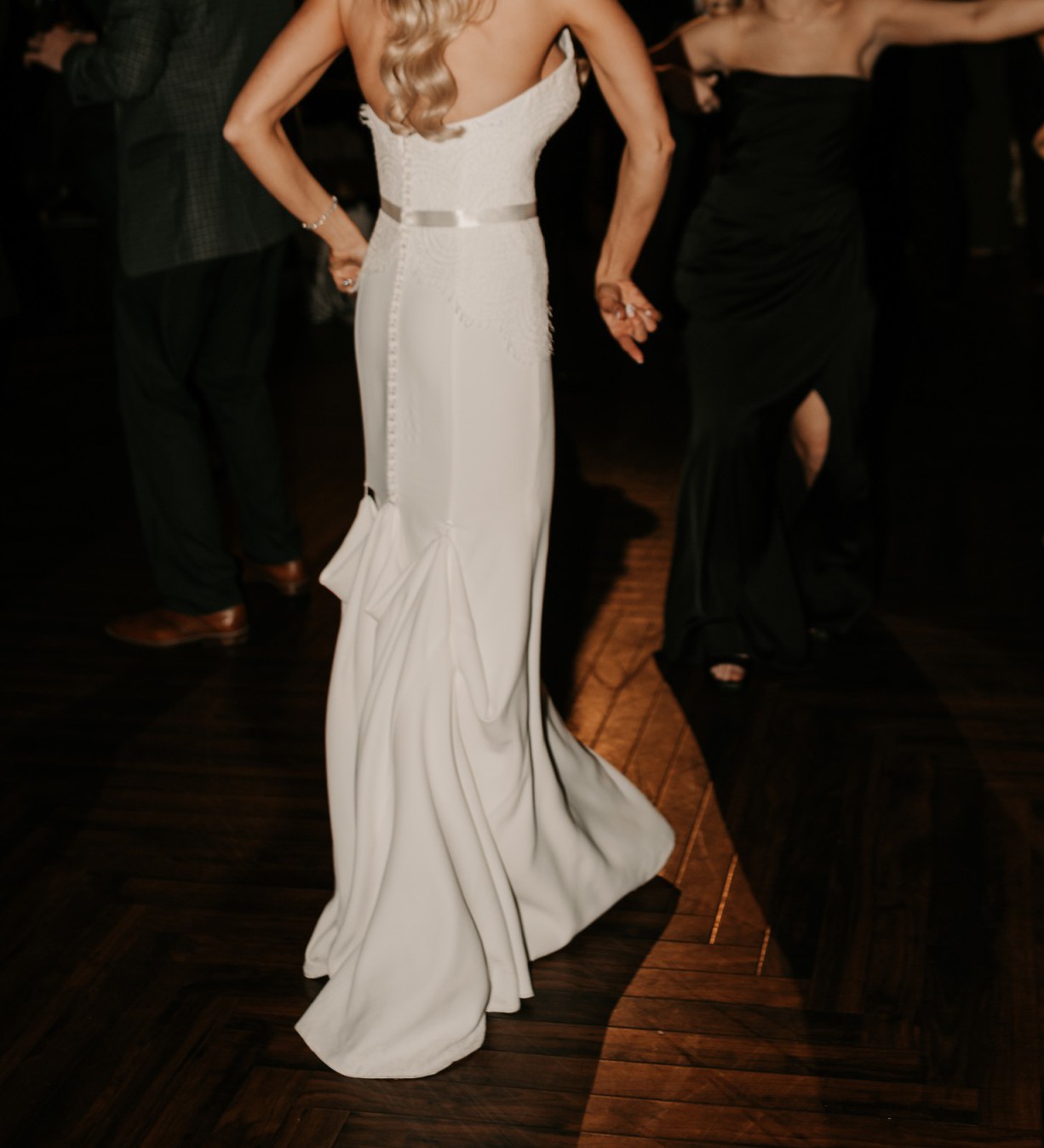 Suzanne Neville, Daphine Wedding Dress Save 70% - Stillwhite