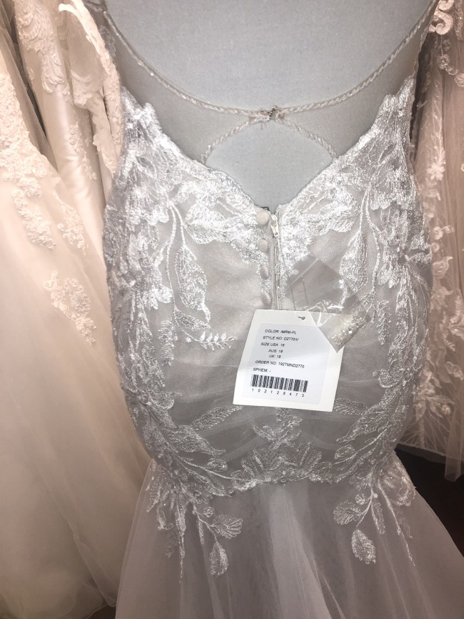 essense of australia d2770 used