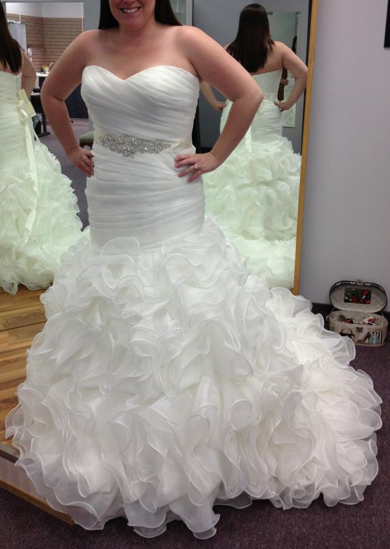 Allure Bridals Style 8966 Wedding Dress Save 45% - Stillwhite