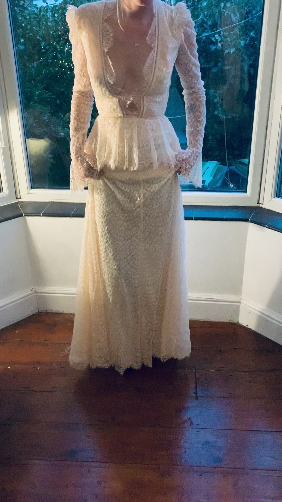 alexander mcqueen ivory dress Sample Wedding vibrant dress