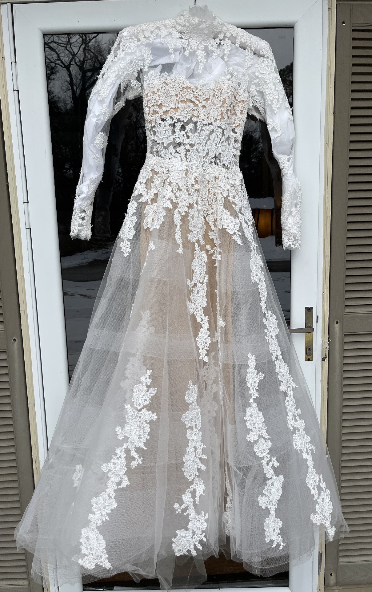 Reem Acra Promises Preowned Wedding Dress Save 35% - Stillwhite