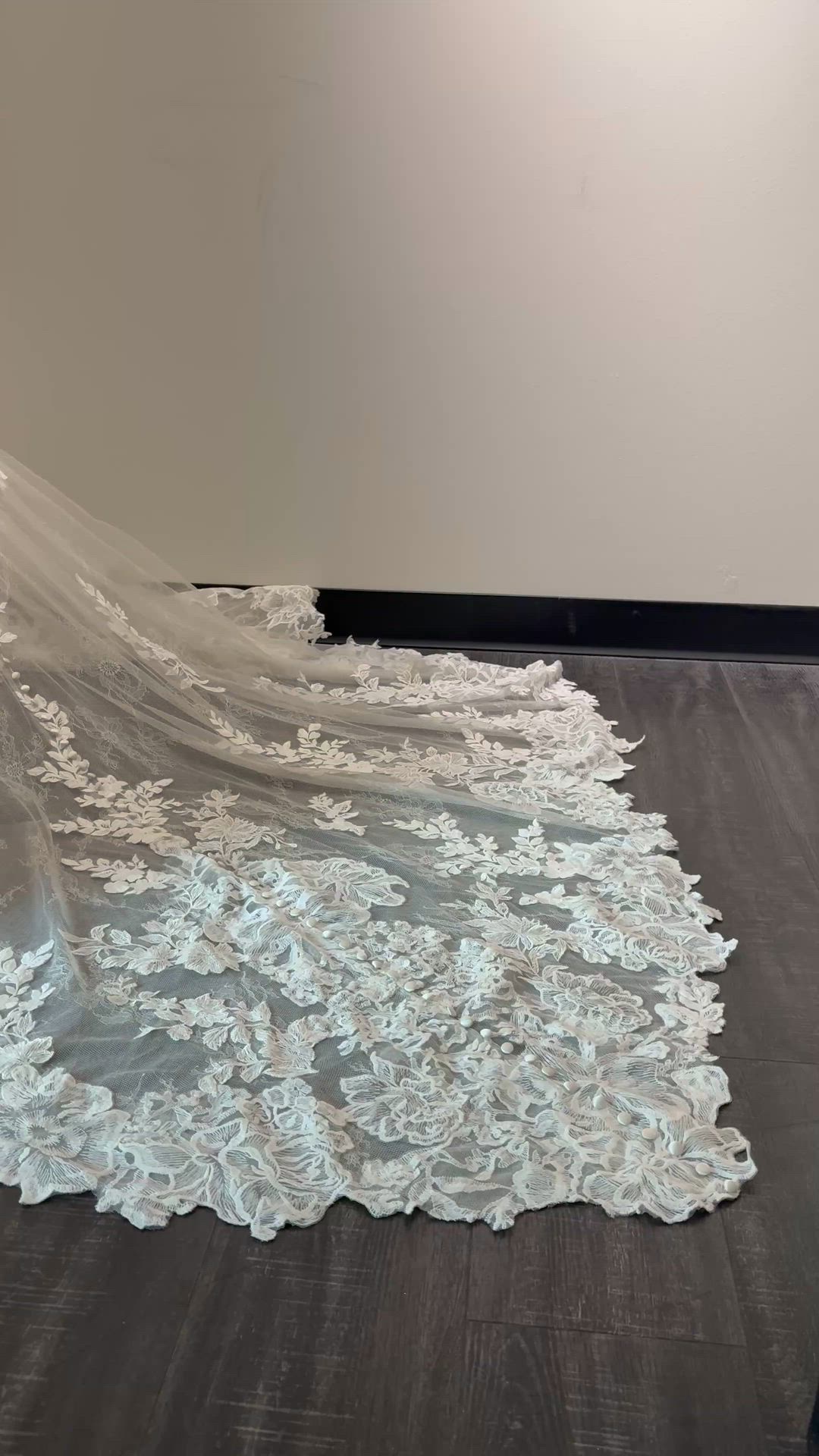 Allure Bridals, Celeste 9903
