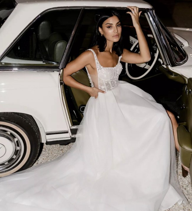 Made With Love HUXLEY FLOWY New Wedding Dress Save 10% - Stillwhite