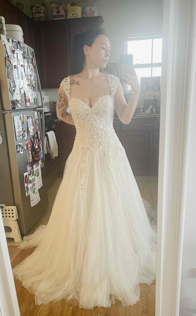 Casablanca Bridal Beloved Wedding Gown Suri BL272