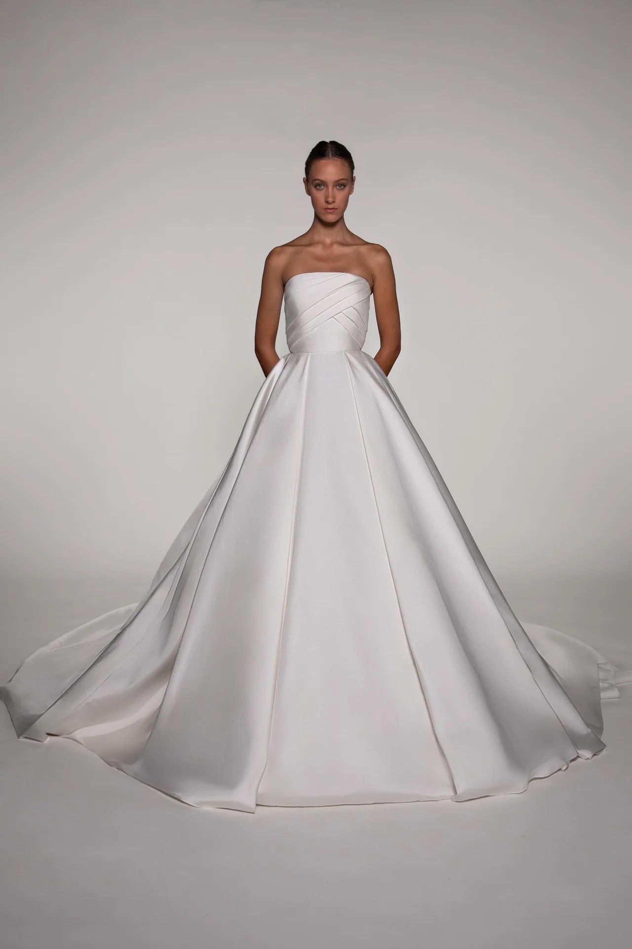 Elie Saab, Bridal Fall 2025  Look 13 Wedding Dress Save 40% - Stillwhite