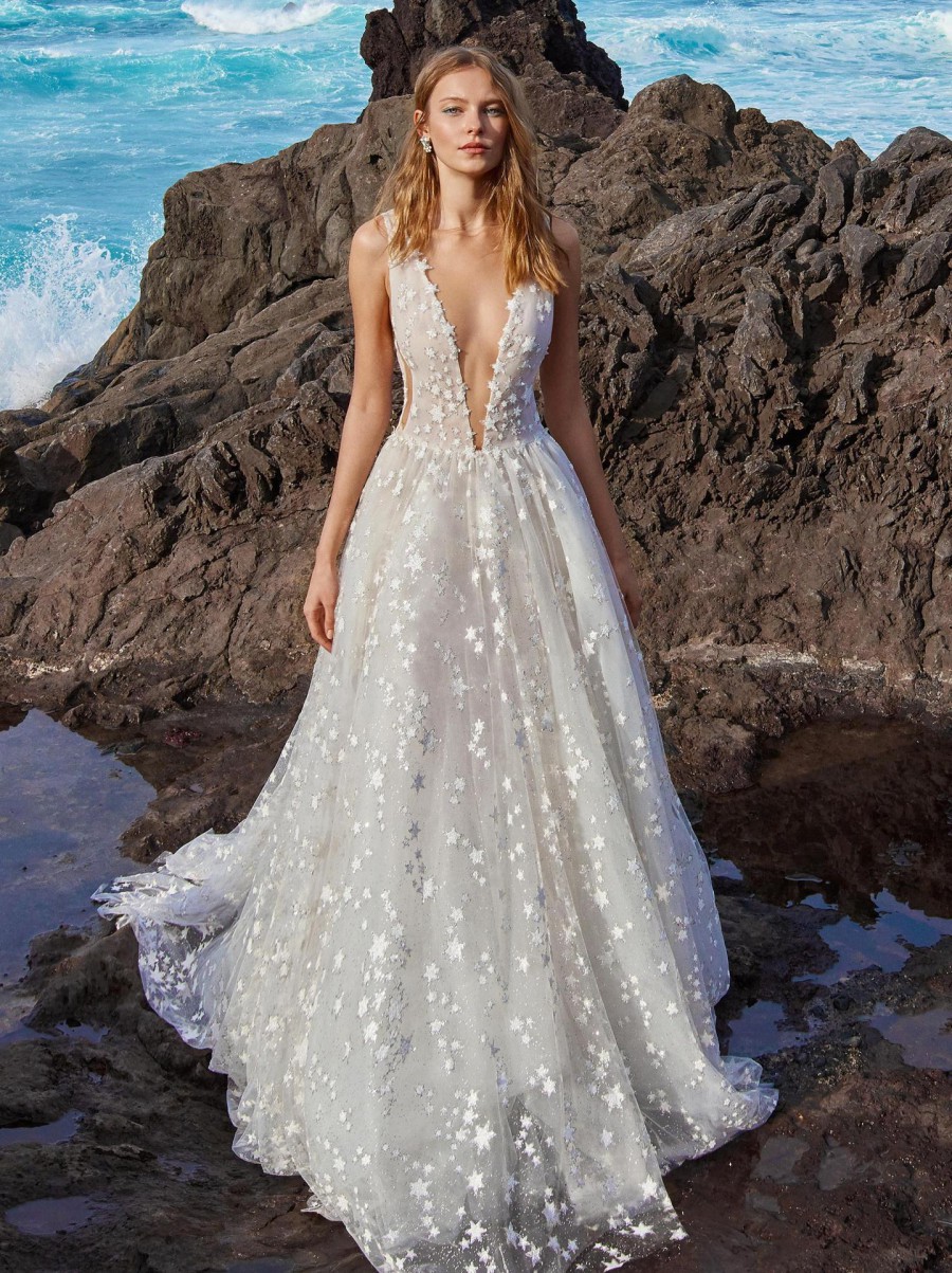 Moon & Stars: 15 Celestial Bridal Styles – Stillwhite Blog