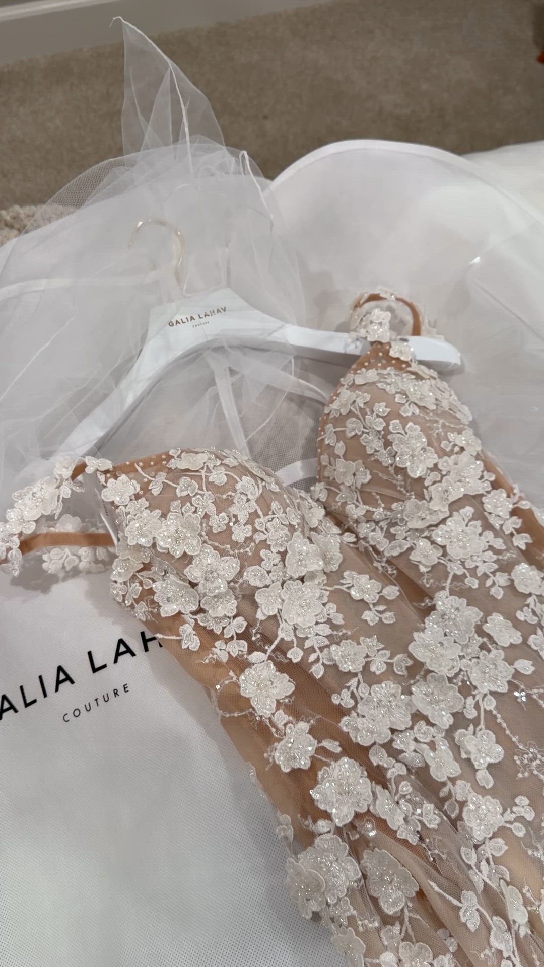 Galia Lahav, Maya
