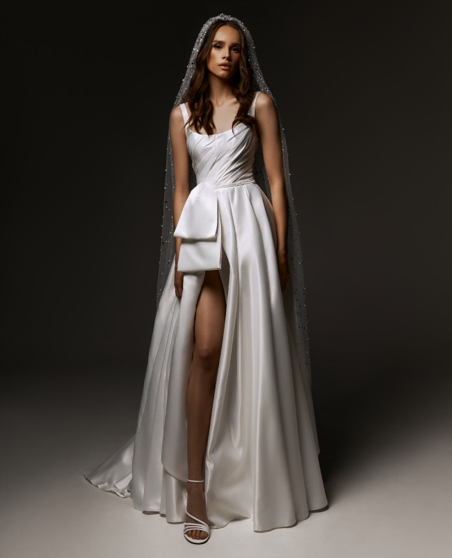 Bride's Side The Bride Side, Surrey Sample Wedding Dress Save 70% - Stillwhite