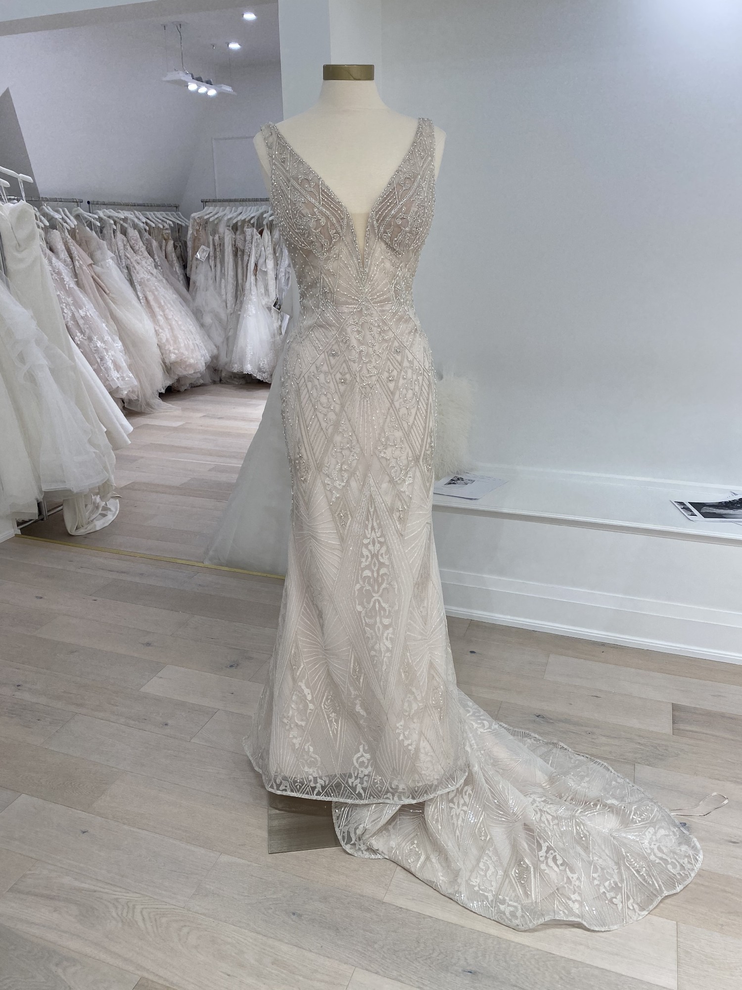 Maggie Sottero Elaine Sample Wedding Dress Save 38 Stillwhite