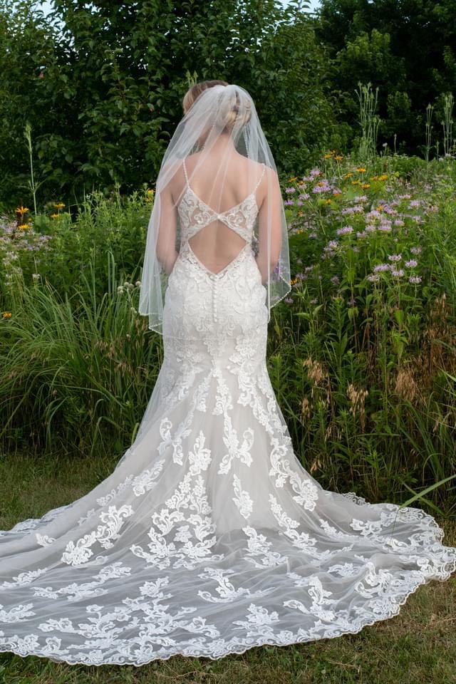 Madeline Gardner 5702 Used Wedding Dress Save 47% - Stillwhite