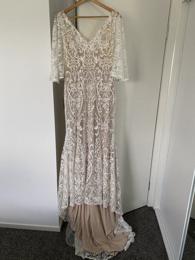Madi Lane Emeri Used Wedding Dress Save 52% - Stillwhite