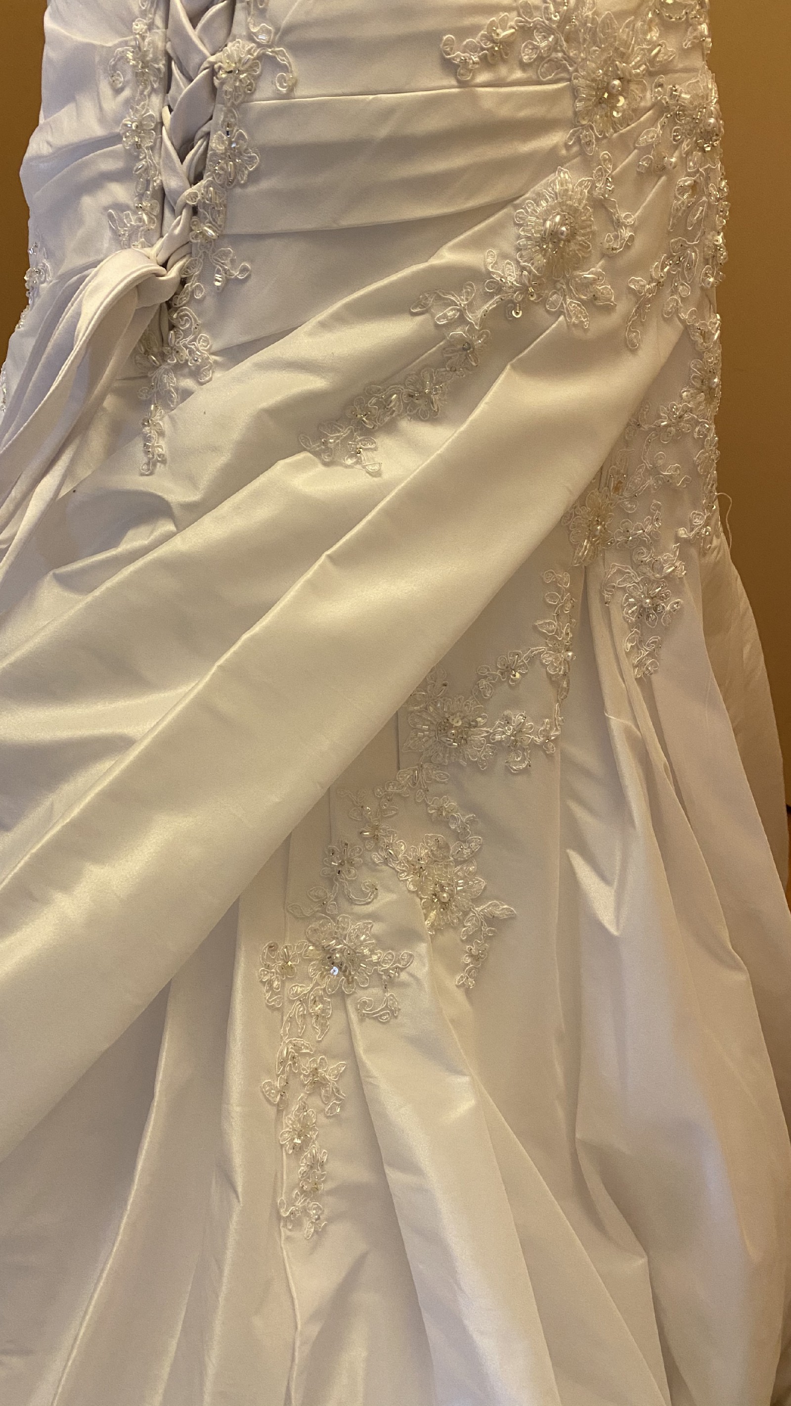 Maggie Sottero Sylvia Sample Wedding Dress Save 86% - Stillwhite