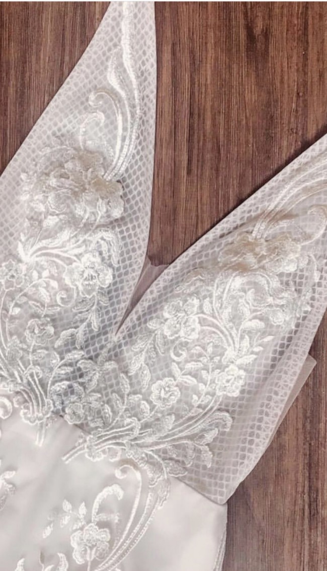 Made By Riley Made With Love Brand New RILEY New Wedding Dress Save 22% - Stillwhite