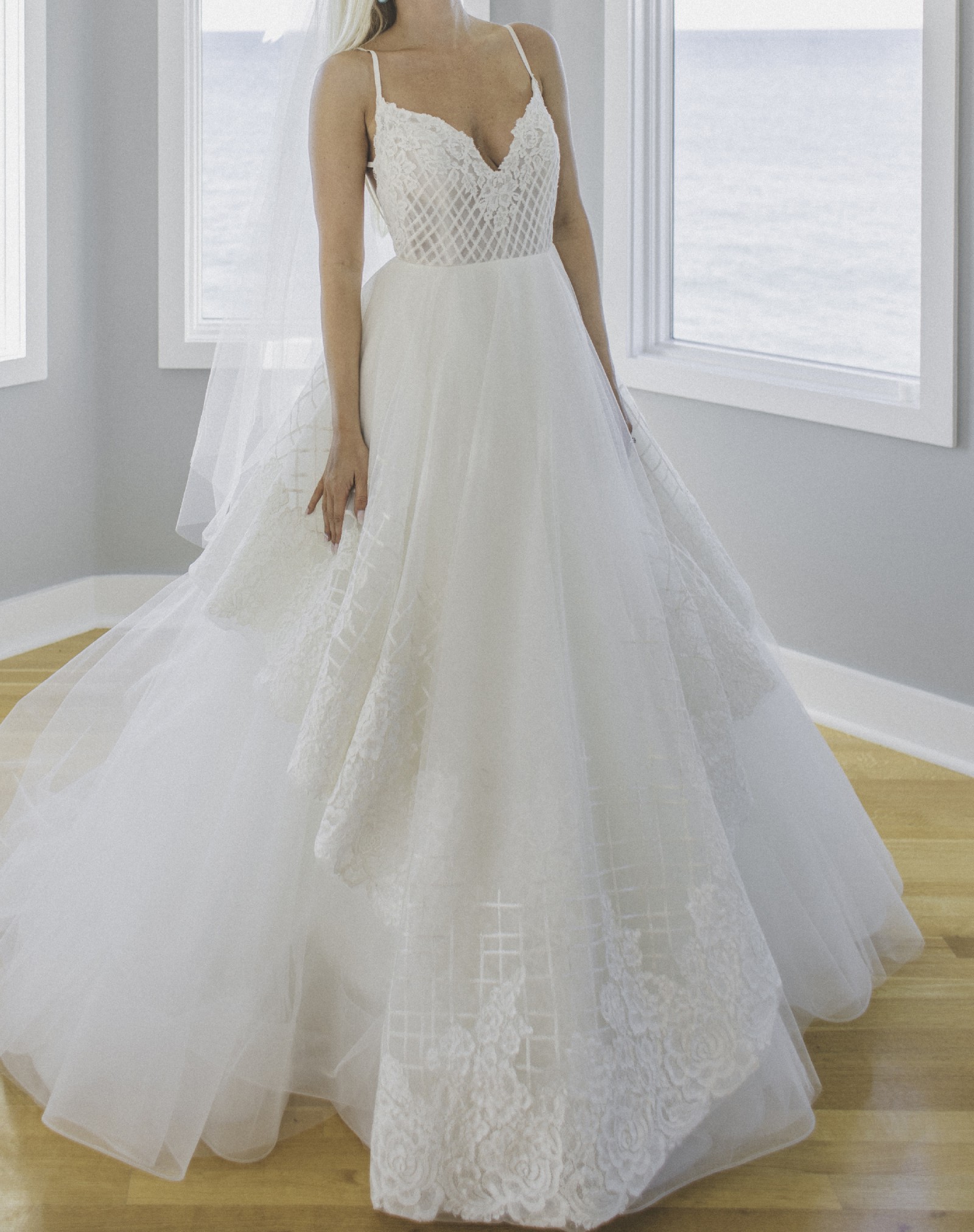 Hayley Paige Hollace Wedding Dress Stillwhite