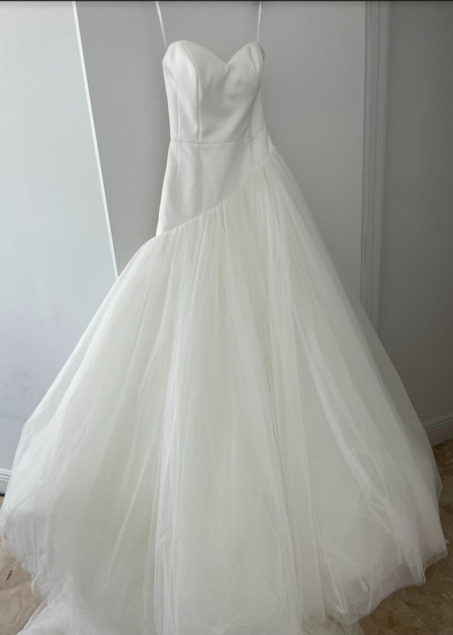 Viktor & Rolf Diagonal Cut Tulle Gown - Spring 2023 Look 4 New Wedding ...