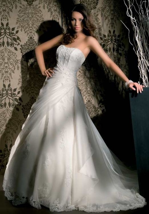 Lady Marmalade Preloved Wedding Dress - Stillwhite Lady Marmalade Preloved Wedding Dress - Stillwhite