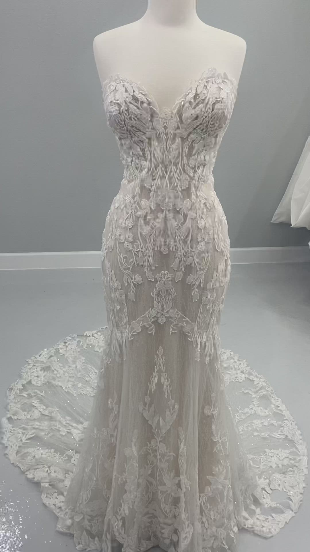 Badgley Mischka, Danica