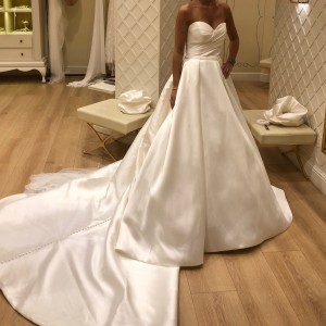 ウェディングドレスPRONOVIAS IXION Pronovias, Ixion Wedding Dress Save 12% - Stillwhite