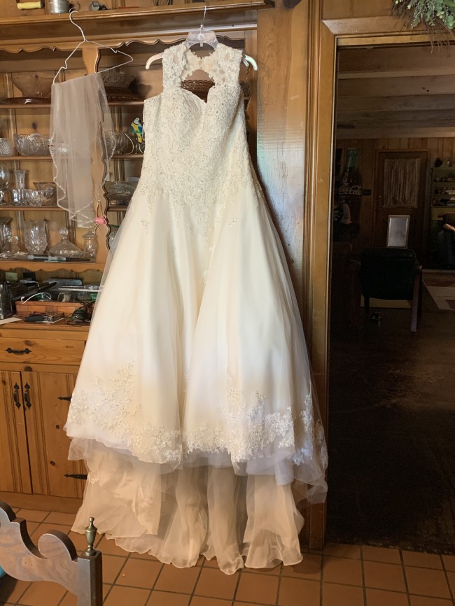 Stella York 5833 Preowned Wedding Dress Save 75 Stillwhite